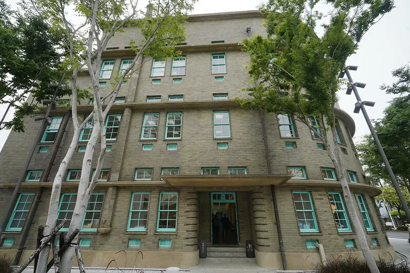 【台灣，嘉義市，東區】新、舊交融很完美的嘉義市立美術館；舊公賣局改建的新美術館。（嘉義旅遊景點）
