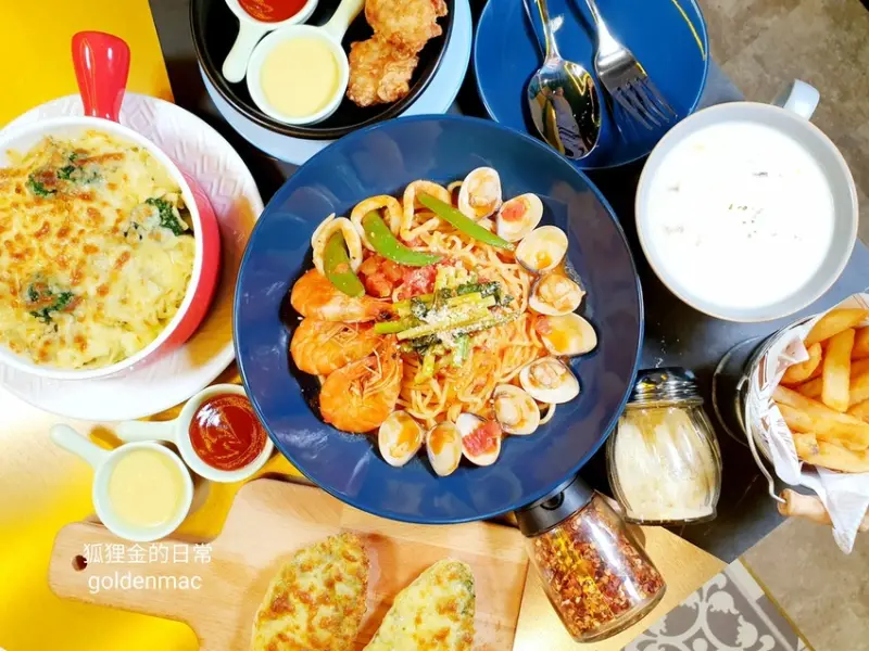 台中美食 │ 亞丁尼義式麵屋永春店 128元起就可以吃到義大利麵 夜店酒BAR風高CP義式餐廳推薦 每個角落都好拍