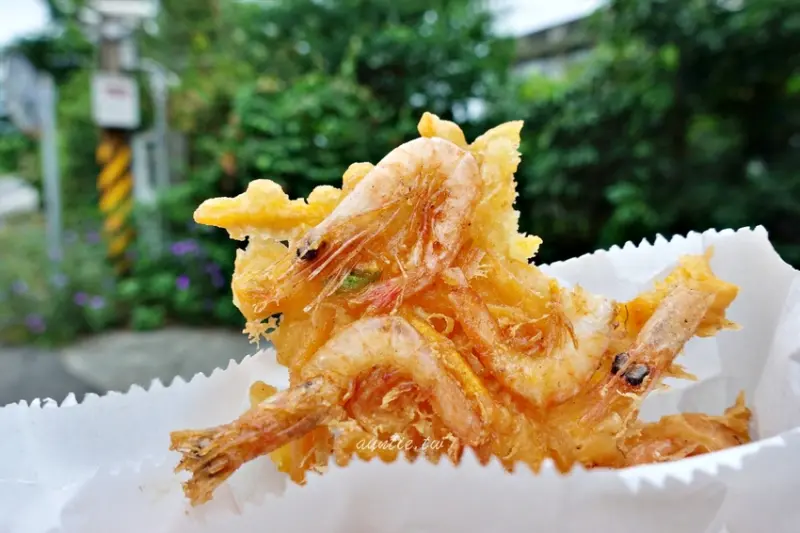 【宜蘭】素蘭姐ㄟ春捲 超蝦地瓜蝦餅 利澤老街 在地人下午點心推薦 - 水晶安蹄 不務正業過生活