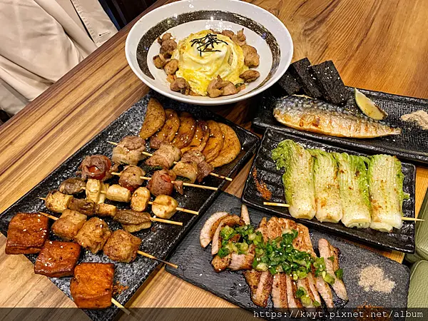 【桃園美食/燒烤/居酒屋推薦】雄爺燒烤藝文店。桃園必吃燒烤，桃園市區也有超~平價串燒居酒屋，餐點美味高CP！附菜單