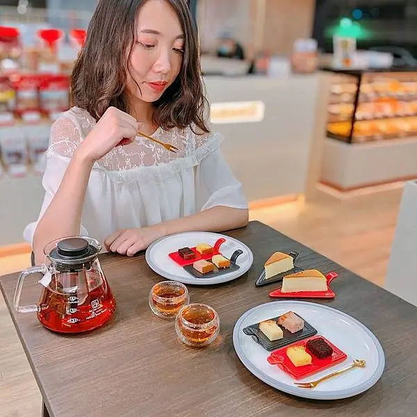 常溫、雪藏、加熱、窯烤多種吃法的法式頂級舒芙蕾，且世界唯一可以外帶的～ | 【台中中區】SkySon天子舒芙蕾