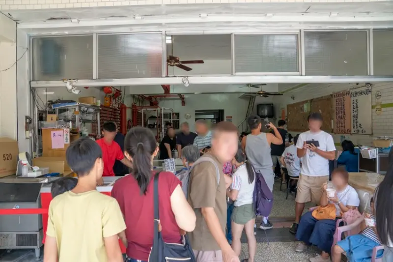 花蓮冰店 豐春冰菓室│老字號古早味甘蔗冰，遵循古法、料多實在，傳承一甲子的濃郁好滋味~ · 算命的說我很愛吃