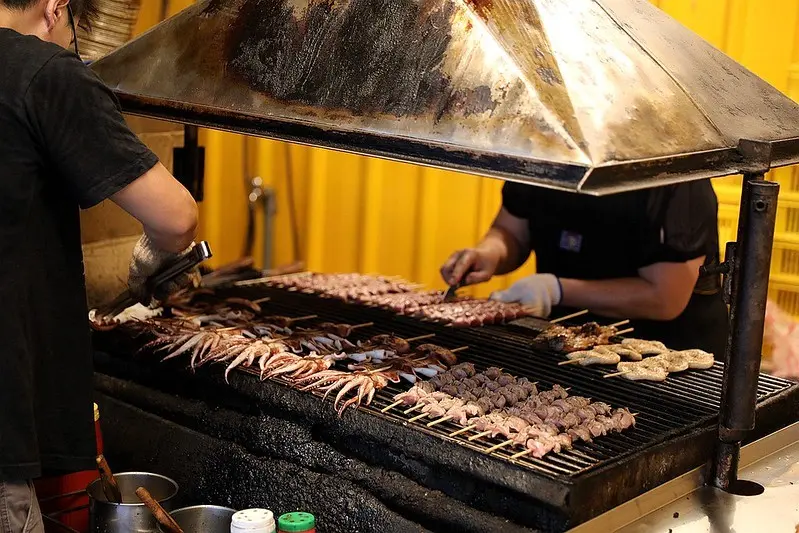 無名無招牌老字號純碳火燒烤！在地飄香15年，在地人才知道的隱藏版燒烤