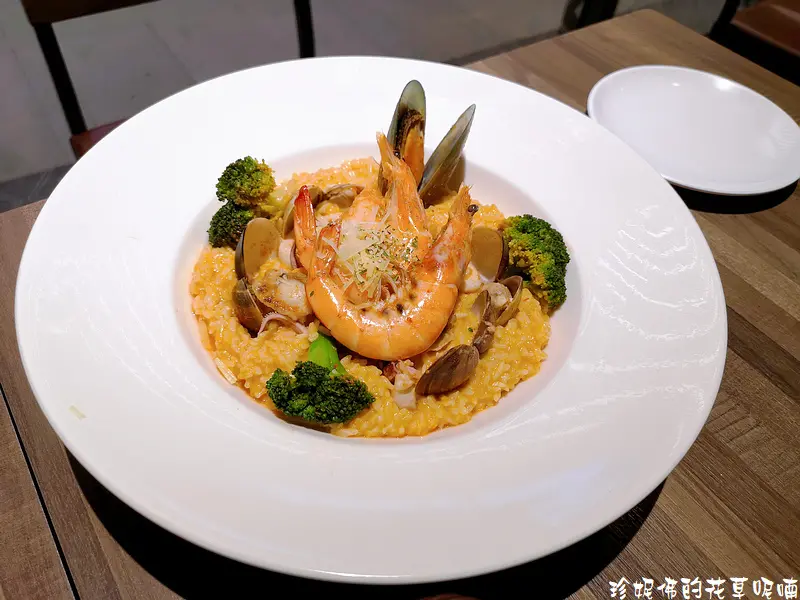 【新北-土城區】小鐵鍋餐酒館｜日月光廣場1F