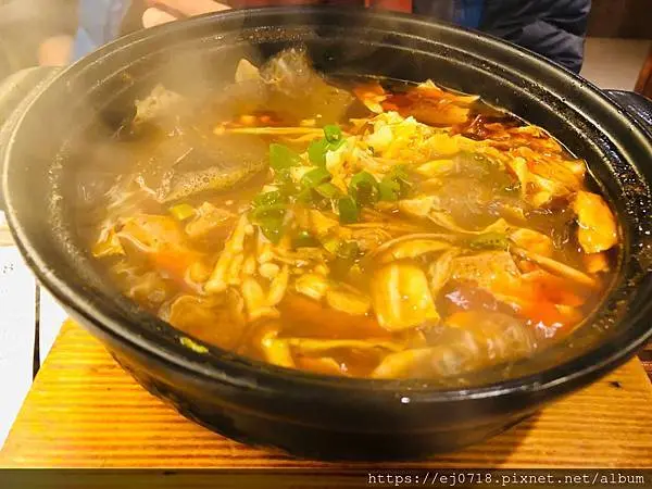 |美食|新北中和 雲鼎阿二麻辣食堂-南勢角店 近南勢角捷運站 超人氣平價鴨血臭豆腐麻辣鍋