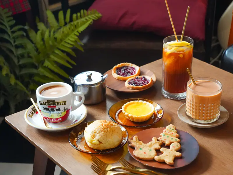 [高雄下午茶推薦]啡竇-隱藏巷弄!復古又新潮的港式咖啡廳~老港味菠蘿油、蛋撻與港味奶茶 @美食好芃友