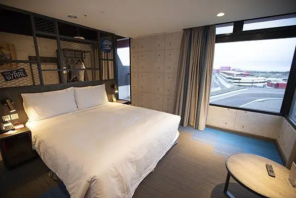 在音浪聲中起床的另一種浪漫 - 台中麗寶T11.T12賽車主題旅店