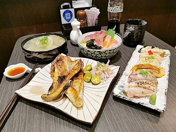 【美食】新竹市區「久丼亭日本料理」新竹日本料理推薦，必點酒蒸蛤蜊、烤魚下巴!