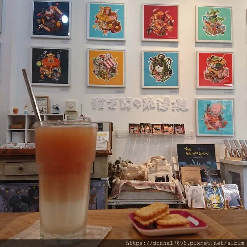 "Pain de mie 胖多米"點杯飲品看展覽，享受文青的下午吧!經常與文藝創作者合作的咖啡廳!咖啡、輕食、雜貨、展覽、手作教室