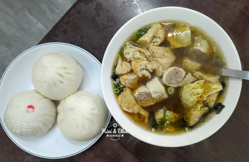 添 上海點心肉包 | 台中第五市場銅板美食，鮮肉包、搭配油豆腐細粉，飽度剛剛好 Nini and Blue 玩樂食記