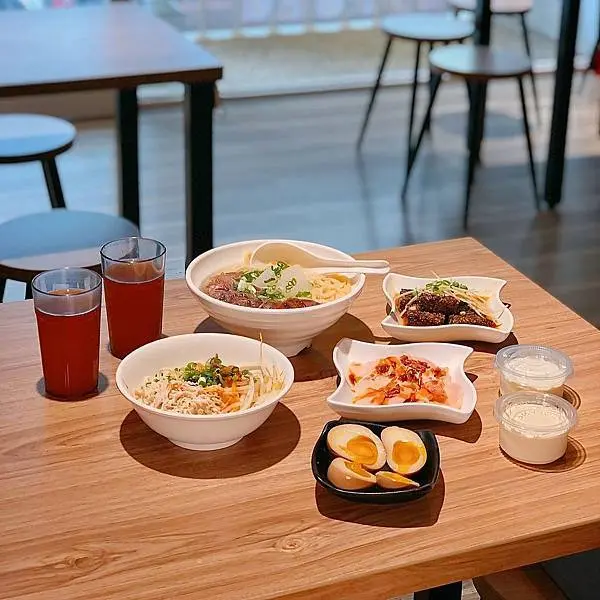 東區裡的平價料理，適合每天吃的百元小資族美食 | 【台北市大安區-忠孝復興站】燒匠食堂