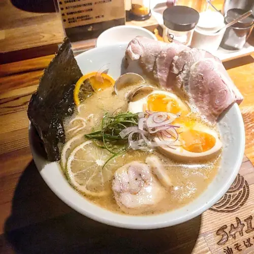 Taipei, Taiwan #柑橘shinn #大安美食 #拉麵 #樹懶吃台北 