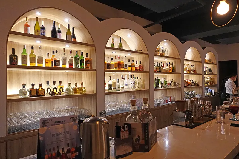 【中山捷運站】聚餐首選/L型大沙發/創意調酒/台灣特色創意料理Leone Restaurant&Bar