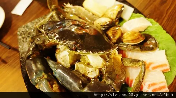 【螃蟹粥火鍋美食推薦@台北行天宮】八腳老大養生粥火鍋-這一鍋你沒吃過，別說你吃過最好吃的火鍋