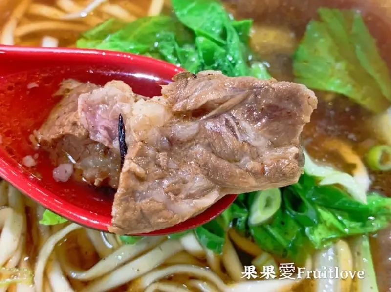 就擔心進來沒吃飽　太麻里曙光必吃美食　　士官長牛肉麵　親子寵物友善　毛孩不限大小　不用關籠．不用關袋