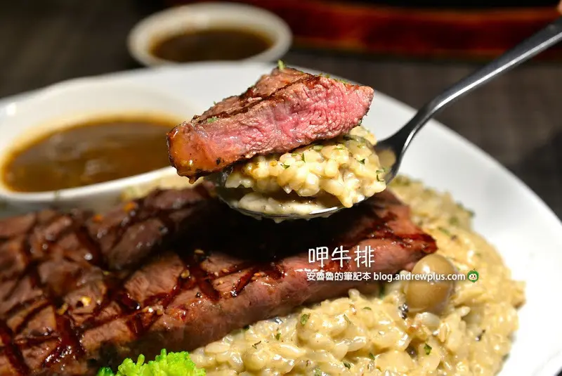 呷牛排-新莊牛排/酥皮濃湯邪惡美味組合!南瓜湯,牛肉蔬菜湯無限量供應