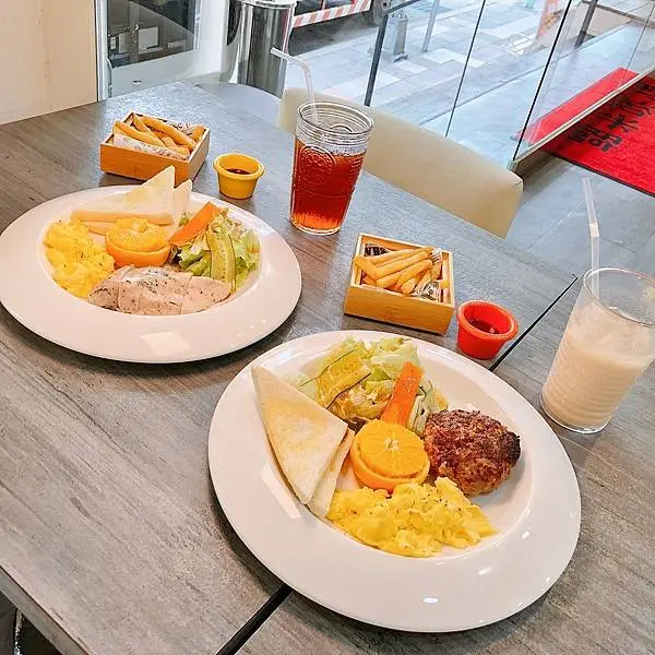 劍潭新興早午餐，套餐豐盛、飯麵都是超大份量 | 【台北市士林區-劍潭站】倆倆 複合式餐飲