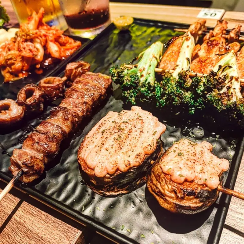 Taipei, Taiwan 串在一起 平價/串燒生啤 | 平價串燒，聚會首選😏手臂蝦🦐味道鮮甜且肉質扎實，還能吃到爆多的蝦膏。