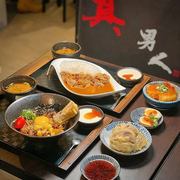 日式咖哩、丼飯和炸物小點都很適合每日午晚餐 | 【台北市松山區-小巨蛋站】真男人丼飯