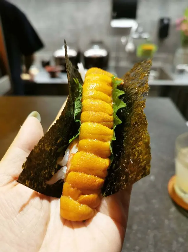 忠孝新生美食推薦 碳探和牛專門店-新鮮海膽 松葉蟹 日本頂級和牛入口即化的滋味吃過難忘 三五好友 家聚包場 品好酒吃和牛的美食秘密基地