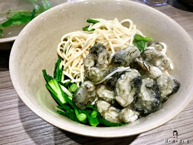 老饕必吃的美味！板橋無名乾蚵 無招牌、無店名 是內行人才知道的隱㶓版限定早餐！