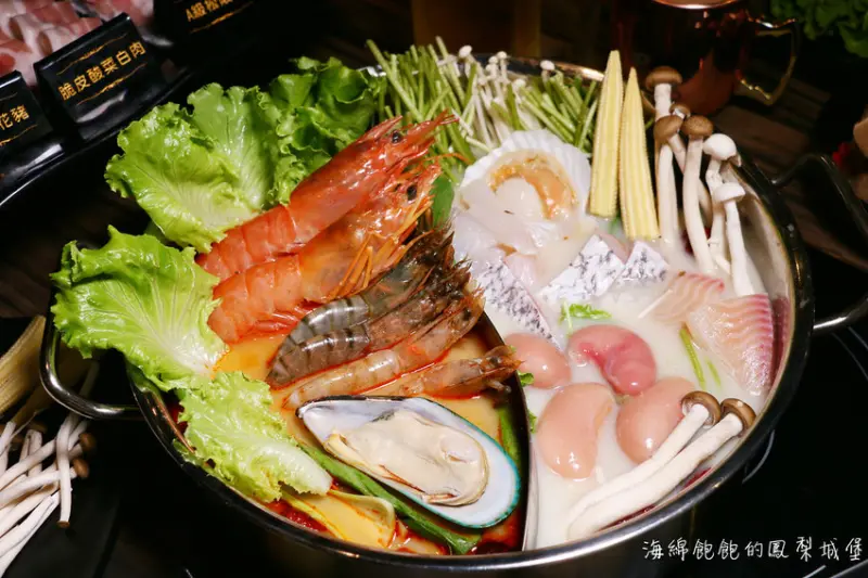 巴適經典麻辣鍋林口店｜桃園龜山美食，林口麻辣鍋吃到飽，和牛、海鮮、雞佛、啤酒、哈根達斯無限供應，菜單價位