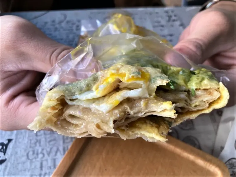 爆漿蛋餅｜中壢早餐 🏵 半熟蛋溢出你的熱情  🏵