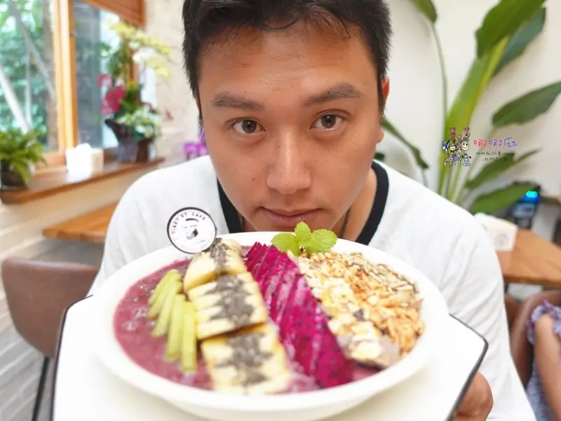 【桃園美食】藝文特區老房子咖啡店~環境和餐點都超好拍，巴西莓果碗千萬不要錯過！ | 哪哪麻