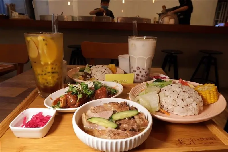 新店大坪林 穀咕咕MealBox 小農低GI套餐 中式簡餐 內用飯續碗 外帶自備容器都有優惠~