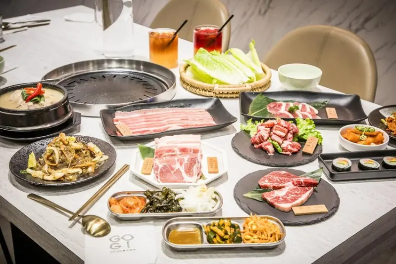 [桃園吃到飽]GOGI GOGI韓式燒肉桃園店/網美最愛吃到飽餐廳，絕對美到哭！桃園最美韓式燒肉吃到飽！ - 大手牽小手。玩樂趣