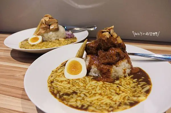 【台北】忠孝敦化站－盈豚骨カレー咖哩飯專門 以豚骨濃湯熬製而成的美味咖哩飯