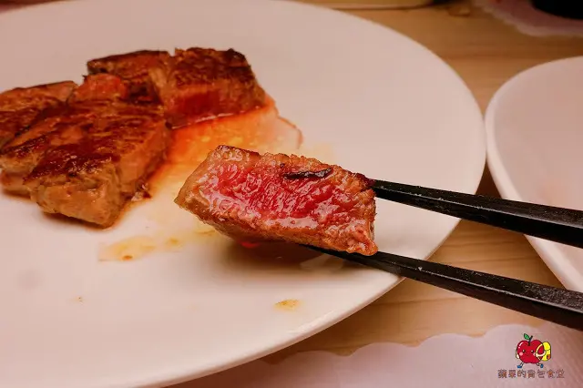 [食記] 新竹竹北-樂槑(同音梅)生活鐵板燒餐廳 充滿膠質滷肉飯香氣四溢 超嫩口菲力牛排充滿奶油香 新鮮Q彈花枝 平價鐵板燒便當
