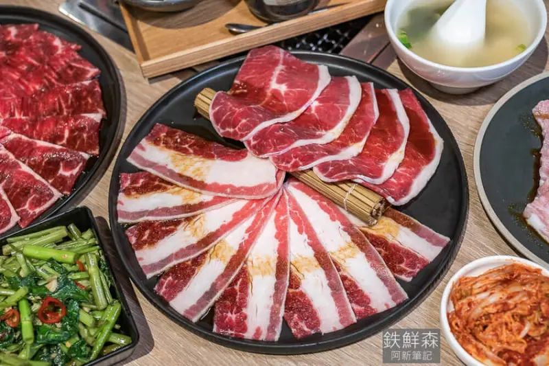 阿新筆記|鉄鮮森|台中第一間！一人燒肉+鐵板燒的新鮮組合，讓人吃過就想再訪的特色店～