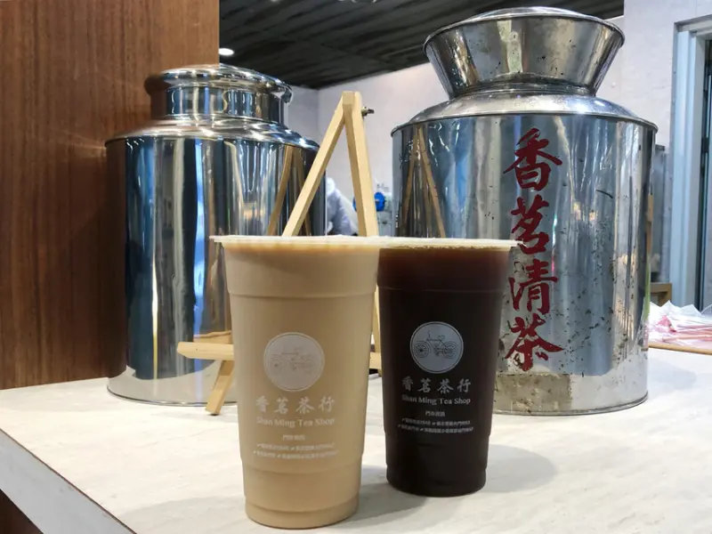 高雄左營—香茗茶行｜古稀之年老茶新意 高大鮮乳入茶清香順口｜左營高鐵站、左營新光三越