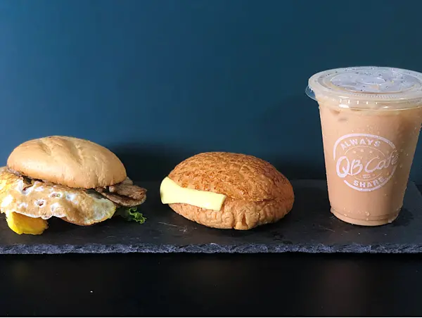 【台北美食￭信義區】Q Burger x 港澳好好味-澳門豬扒包、冰火菠蘿油&絲襪奶茶