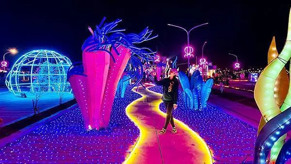2020澎湖國際海灣燈光節|全台唯一海陸燈光水舞主燈秀|高達8公尺美人魚主燈|來一場五光十色菊島奇幻探險