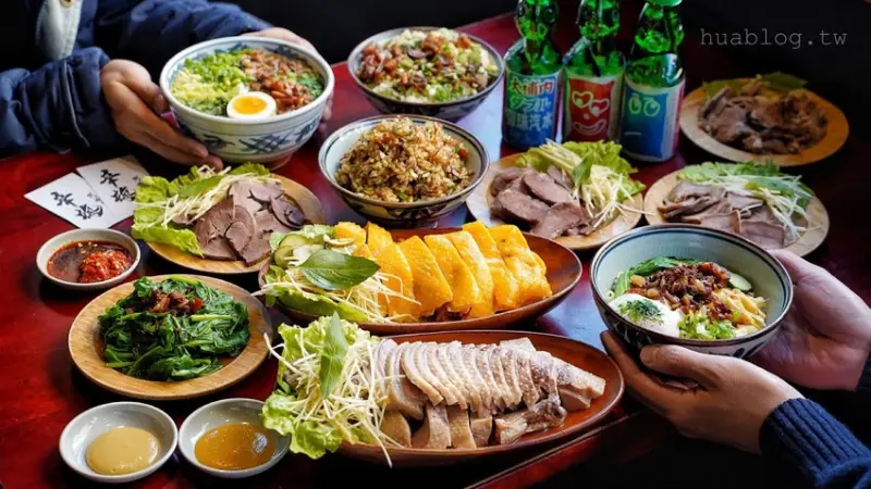 Google評價4.6顆星！就是這間排隊必吃的『辛梅-阿嬤的味道』，主打各式平價大份量古早味米食及特色小菜，還有浮誇吸睛的限量切片肉盤文昌雞、櫻桃鴨！ - 阿華田的美食日記