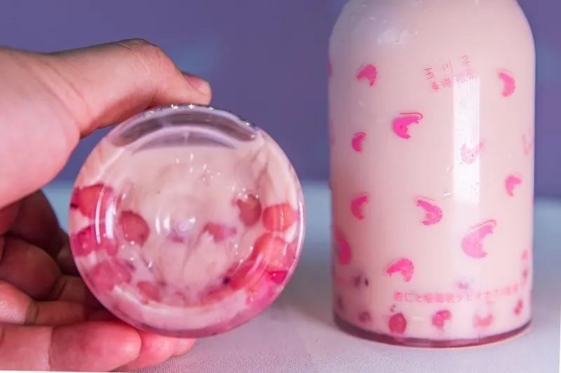 【屏東-東港美食】 東港玉川子創意飲品.櫻花蝦珍珠奶茶.係金ㄟ是櫻花蝦作的珍奶.搞怪也不怪