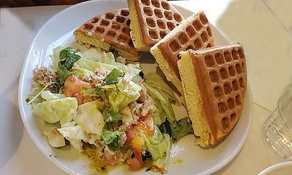 《深坑咖啡廳》wow cafe  | 寵物友善咖啡廳 | 車程只要30分鐘?! 有草皮 還有泳池 | 顛覆原本印象!