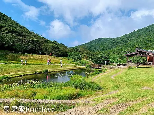 陽明山輕鬆森林步道　二子坪步道　　新北親子寵物友善　毛孩建議最少要牽繩　無障礙空間