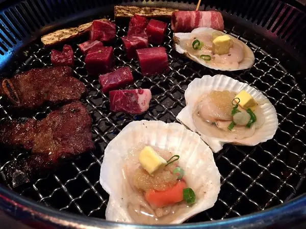 │食記│台北/捷運中山國小│天外天精製無煙燒肉吃到飽✨火烤兩吃X多種選擇