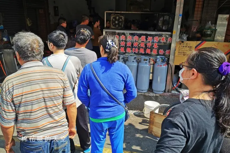 台中霧峰爌肉飯超大份嚇傻我了！女孩兒千萬別點大份…… - 棉花糖的天空