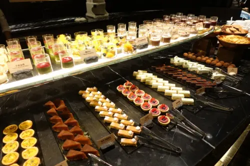 (胖樺食記)捷運中山站高級buffet吃到飽「晶華酒店柏麗廳Brasserie」/甜點跟海鮮都超棒