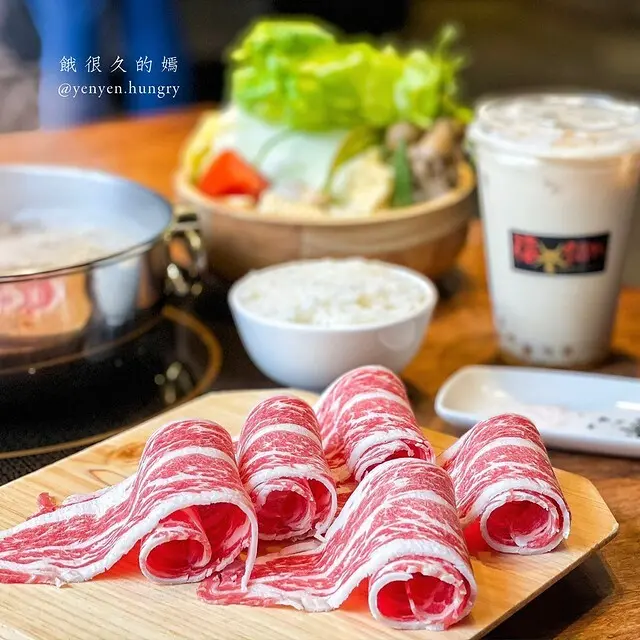 【桃園。中壢美食】福叁鍋物－中壢SOGO附近CP值爆表的鍋物推薦！無論肉品、甜點、飲料都感受得到店家誠意滿滿