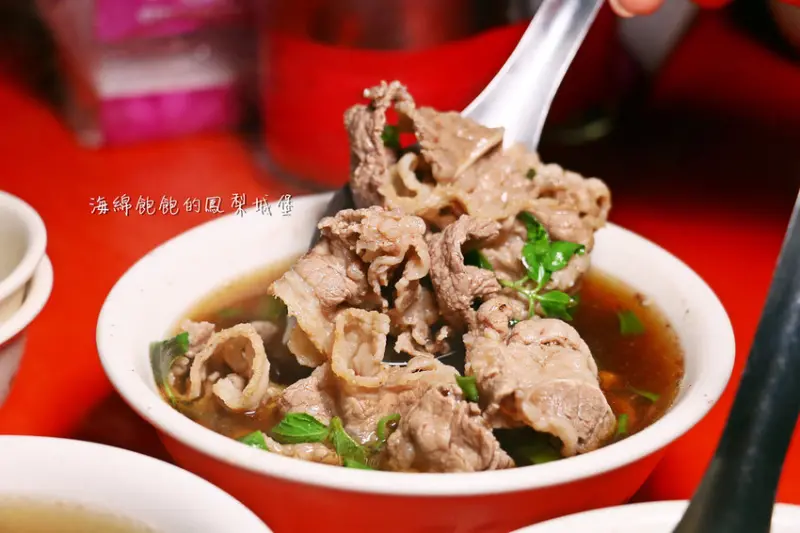 來一碗牛雜店｜台東在地人推薦必吃美食，清燉、紅燒、麻辣、牛肉、牛雜湯都好吃，菜單價位