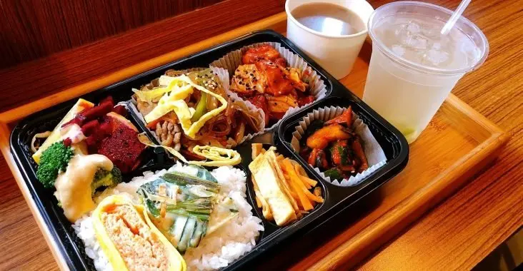 〖Finebox 好食〗韓國女生開的便當店！豪華편리한多達七樣菜．附大醬湯＆手工飲