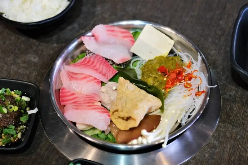 好燙鍋物｜西屯小火鍋新開幕！小火鍋多種特色湯底自選！高CP值還有霜淇淋吃到飽！台中火鍋推薦、西屯火鍋推薦、西屯餐廳推薦、西屯小火鍋推薦