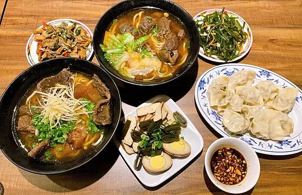 桃園一級戰區吃到飽平價高CP值超狂牛肉麵店!!呷霸牛肉麵-南平店
