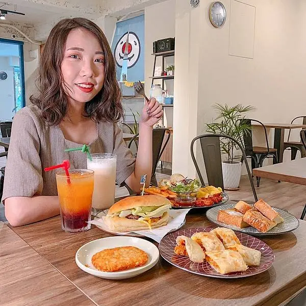 超夯千層蛋餅必點！選擇多樣化的平價早午餐 | 【台北中山區-松江南京站】歐浮找餐松江店