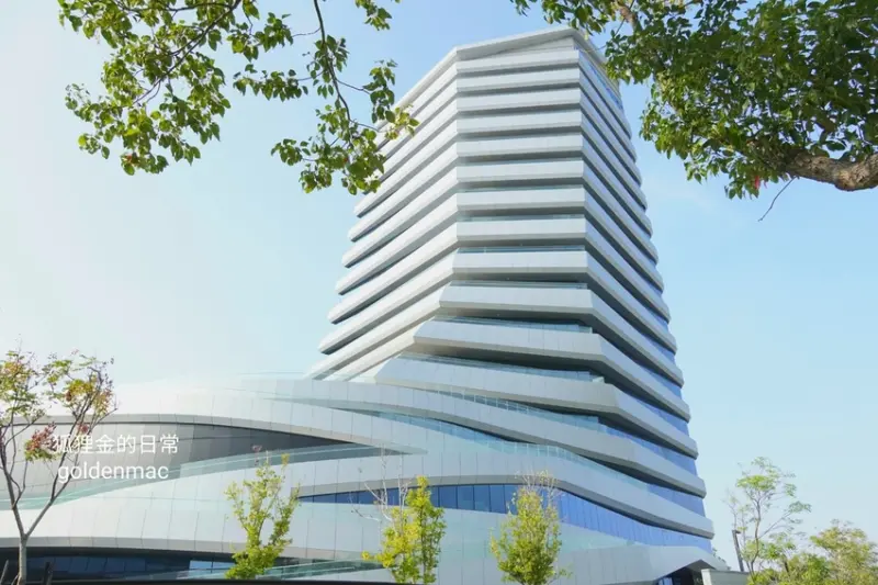 台中景點 │ 巨大集團全球營運總部 2020最新打卡免費景點 圖多完整內外觀景色 還有甜點、單車探索館 拍婚紗也很適合哦 Giant Group Headquarters